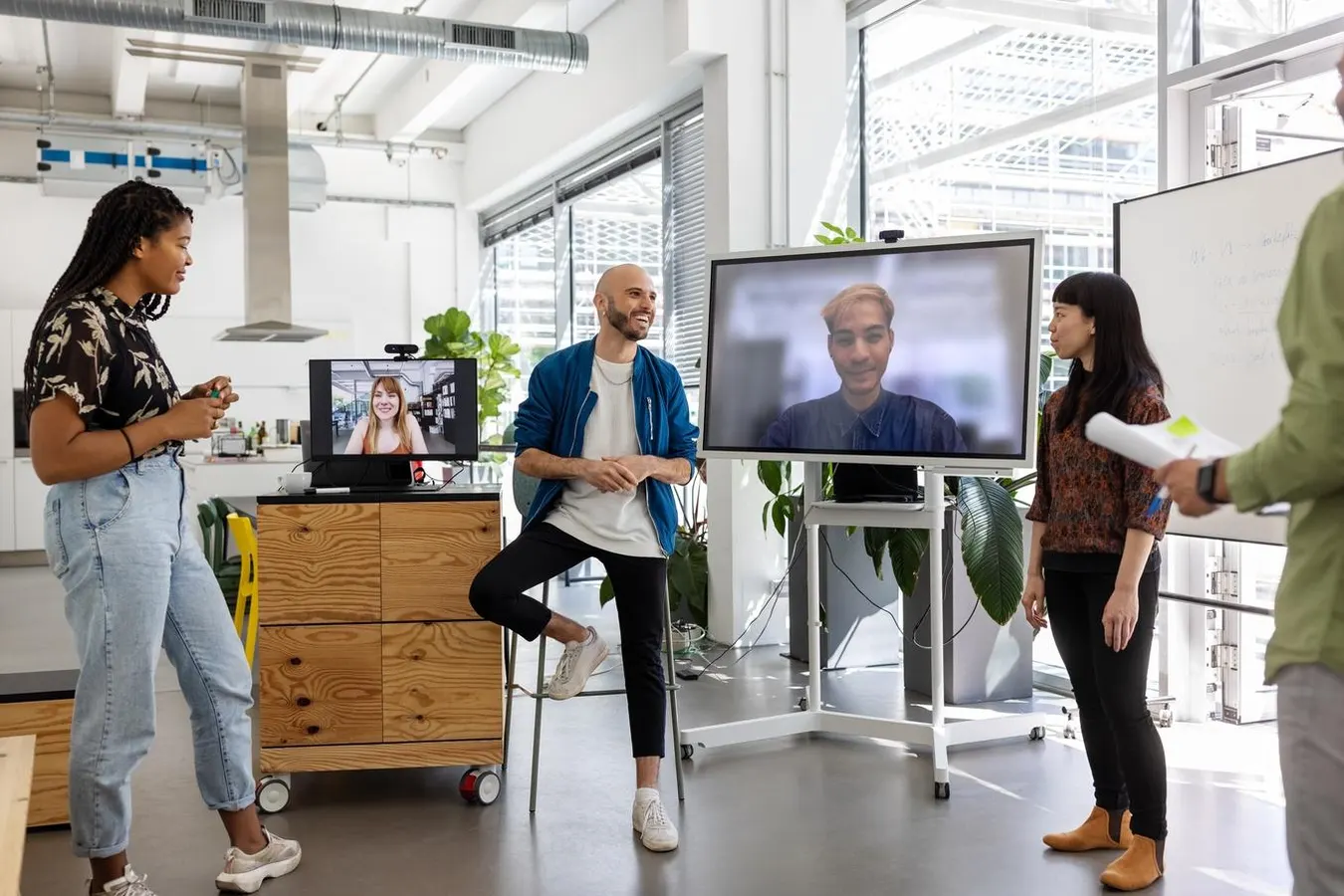 The AI Revolution Transforming Hybrid And Remote Work And The Return To Office